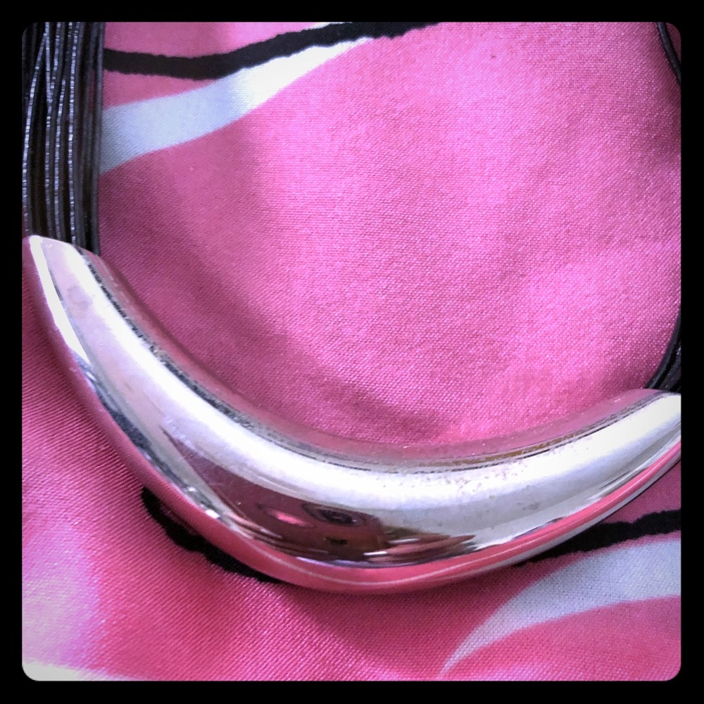 Silver style chocked